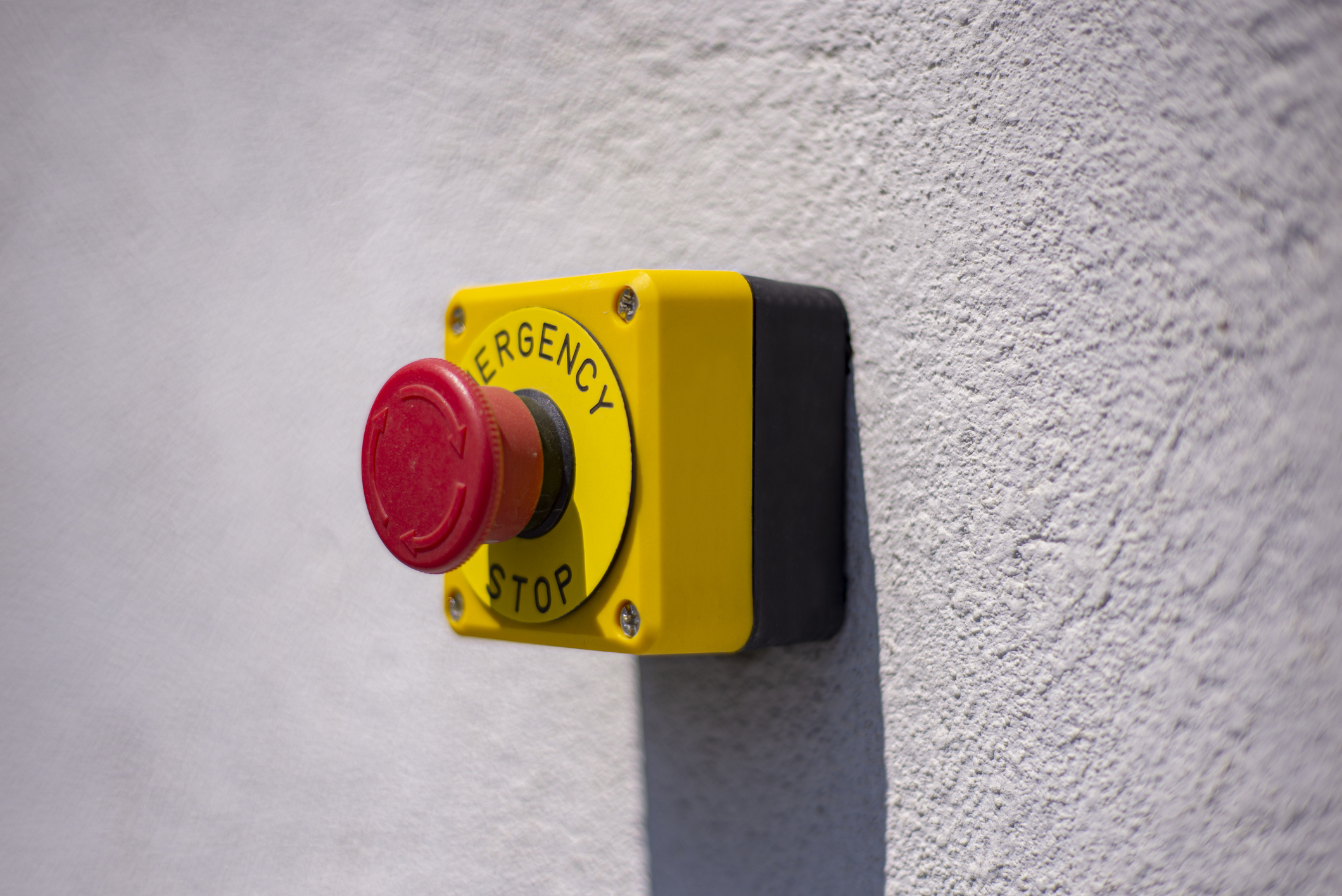 Emergency stop button following ISO 13850:2015