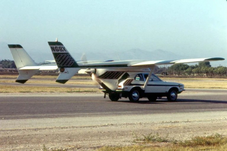 AVE Mizar Flying Car