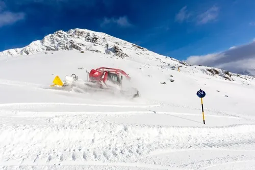 ISO 5700:2013-compliant snowcat