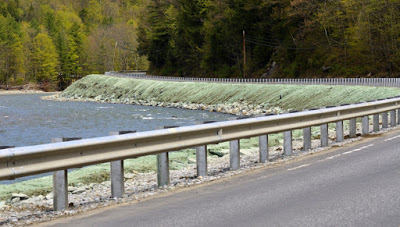 Guardrails (Traffic Barriers)