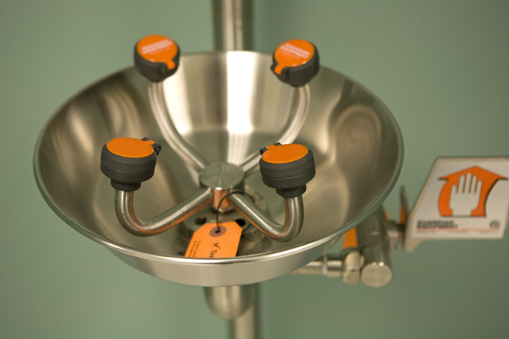 Emergency eyewash station designed with ANSI Z358.1-2014