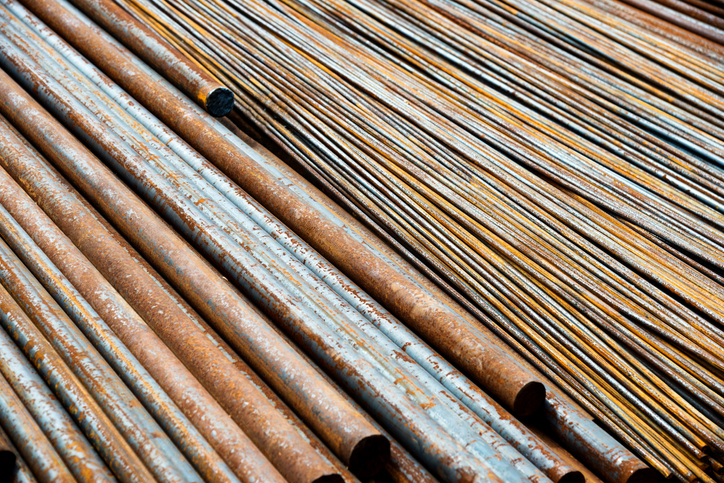 Rusty pipes that need a salt spray with ASTM B117-18 to prevent corrosion