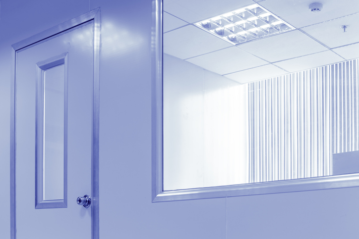 An ISO 14644-3:2019 cleanroom tested in a controlled environment