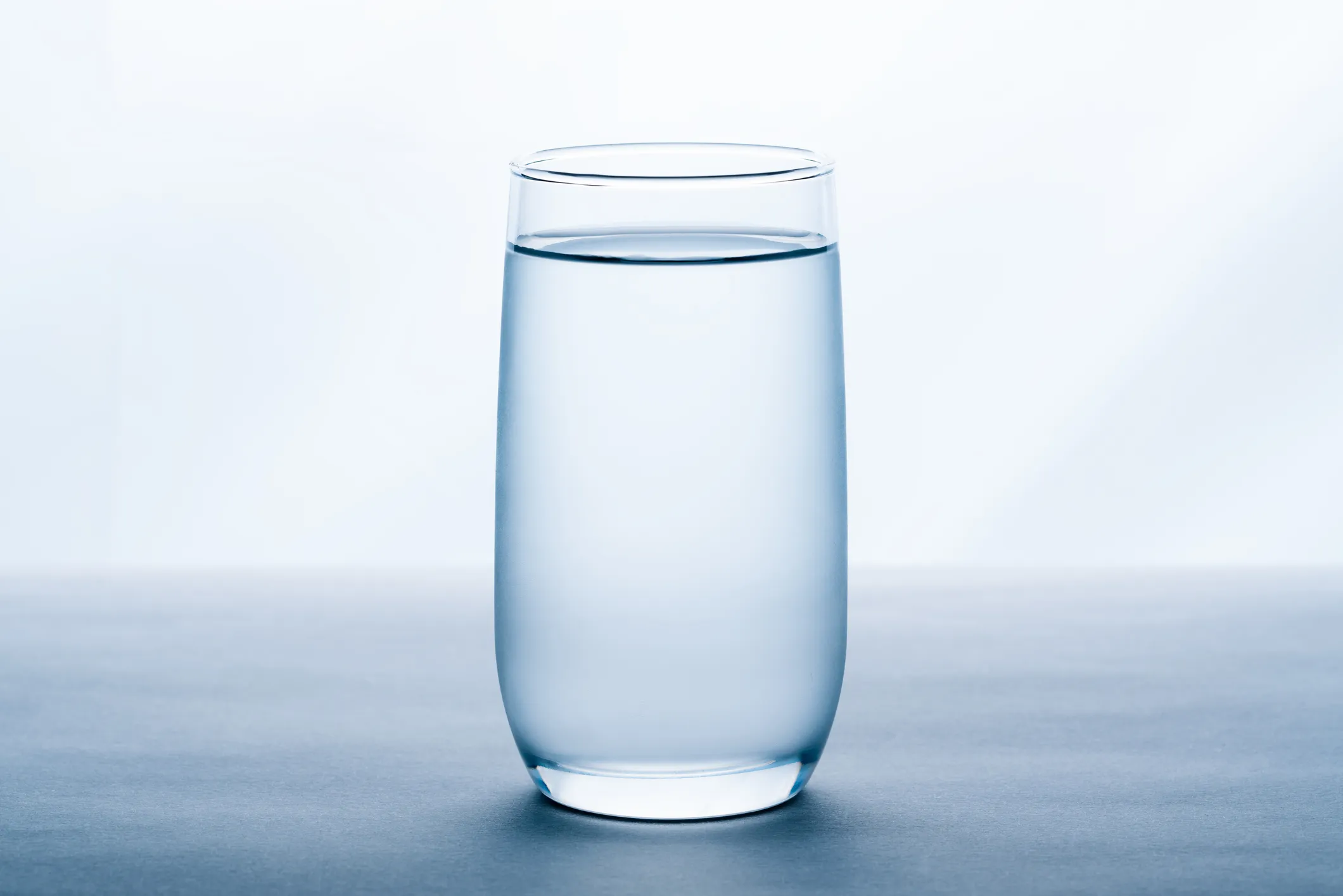 A nice, clean class of drinking water with a NSF/ANSI 42-2025 aesthetic.