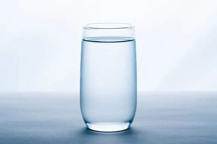 A nice, clean class of drinking water with a NSF/ANSI 42-2025 aesthetic.