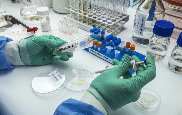 xpert toxicologist identifying the substances of potential significance present at medical laboratory adhering to the toxicological risk assessment process in ISO 10993-17:2023.