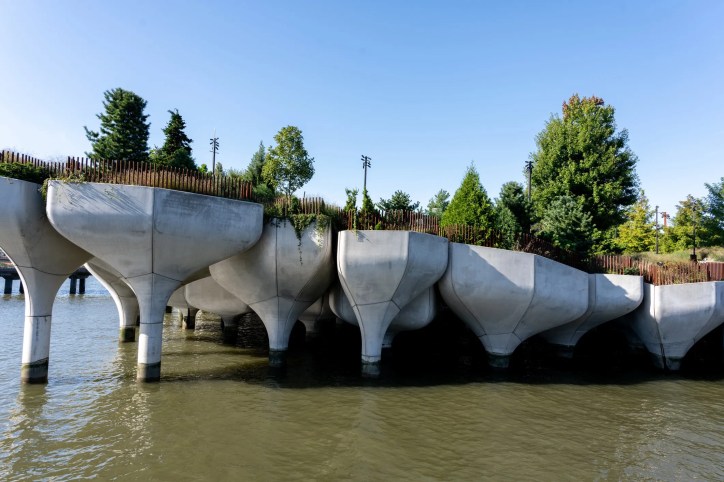 Flood-resistant design of a park in NYC that adheres to ASCE/SEI 24-2025 flood-resistant construction guidelines.