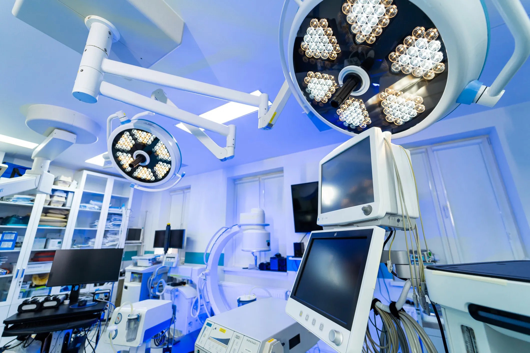 Array of medical devices including bandages, surgical instruments, pacemakers, and prosthetics, illustrating the range of devices evaluated under ISO 10993-1:2025 for biological safety.