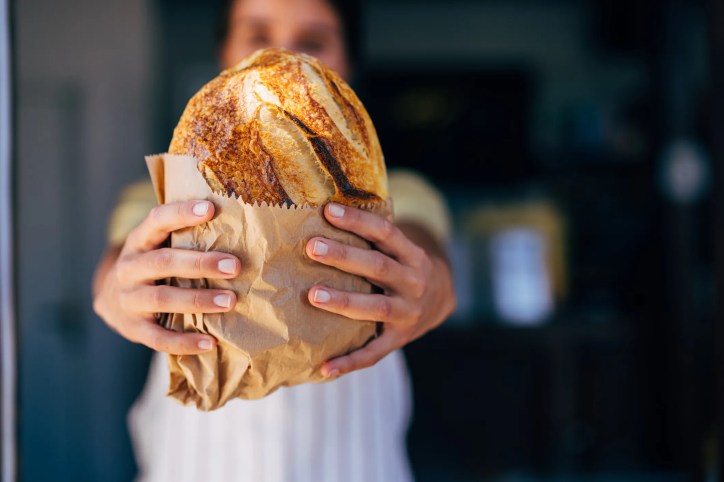 Baking holding sourdough bread that adheres to ISO 2200:2018 food safety requirements.